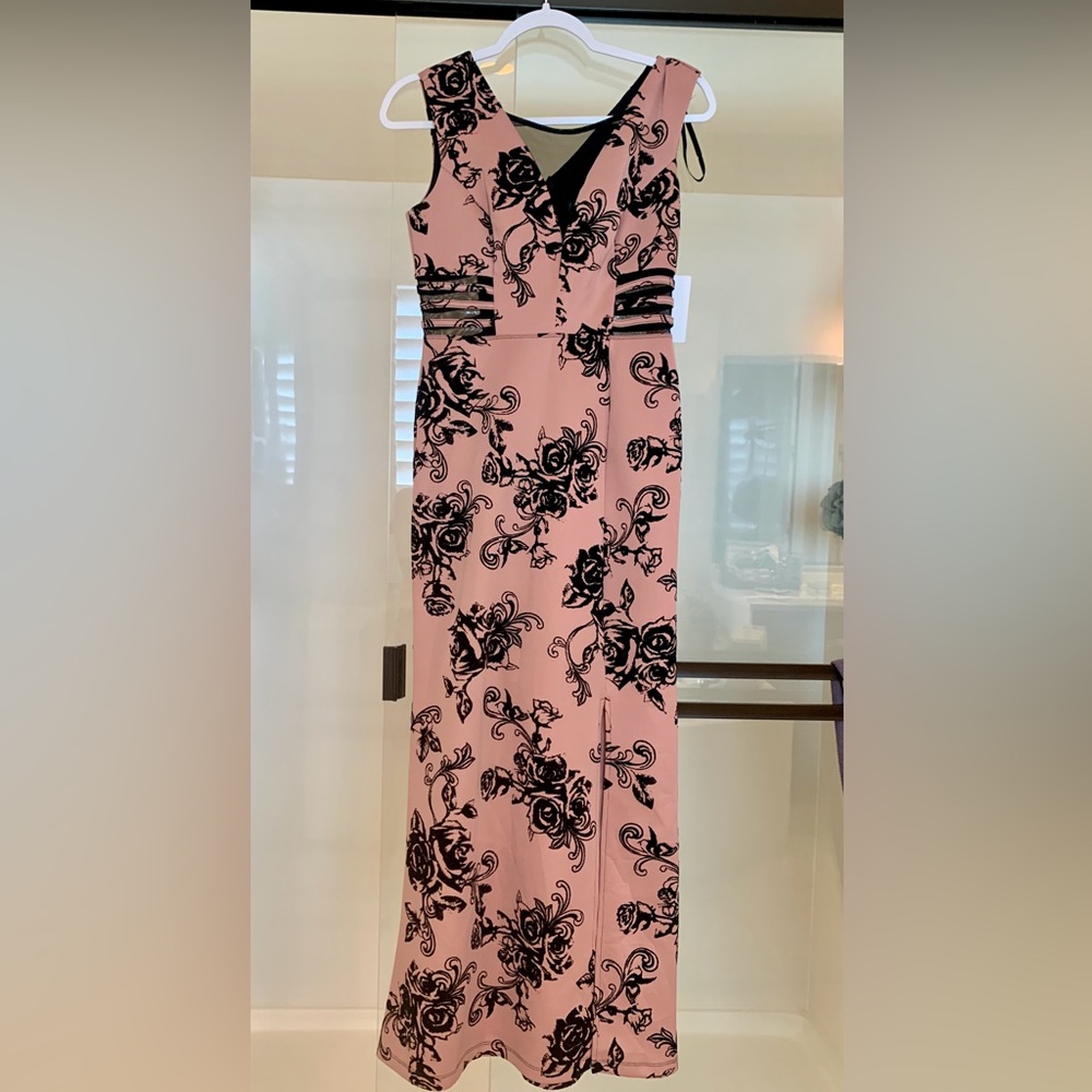 En Focus Floor Length Dress Sleeveless Dress with Side Slit